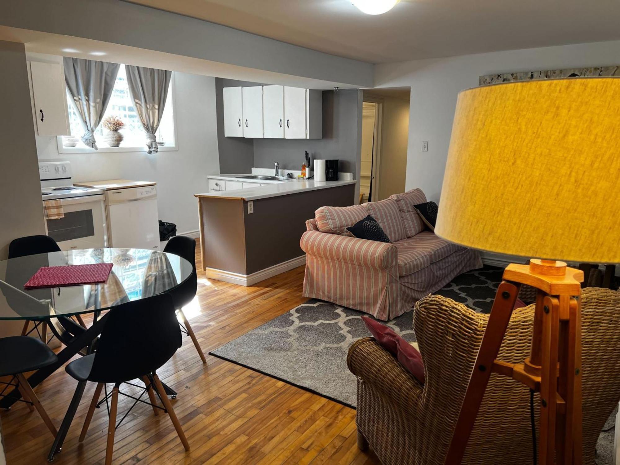 Inglis Heritage Cozy 2-Bedroom Near Waterfront & Dining, Unit D ハリファックス エクステリア 写真