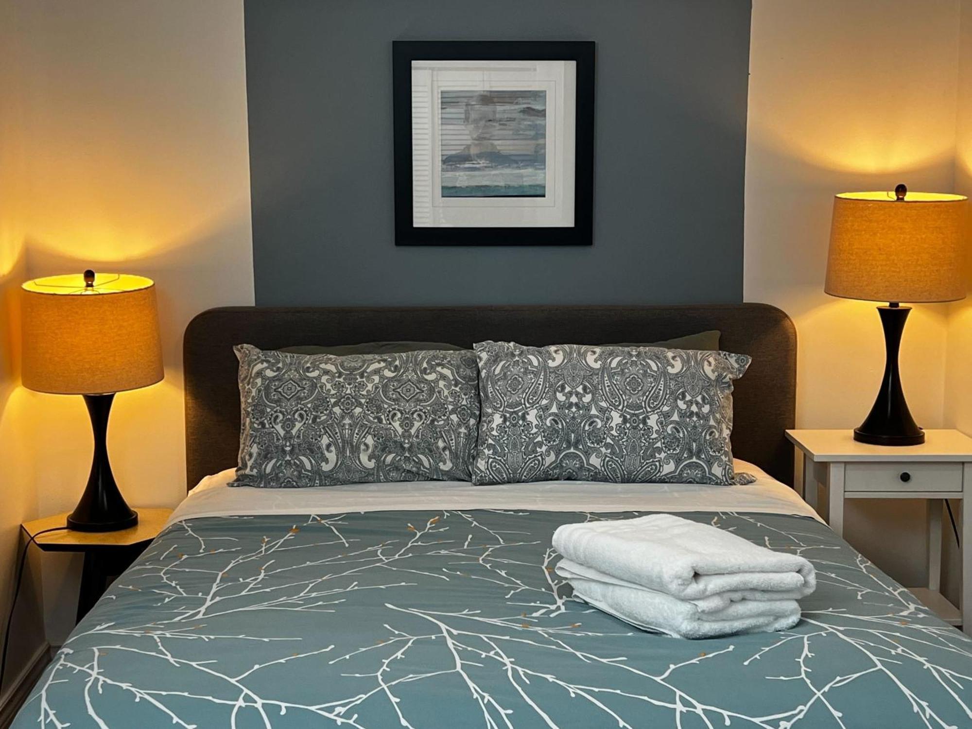 Inglis Heritage Cozy 2-Bedroom Near Waterfront & Dining, Unit D ハリファックス エクステリア 写真