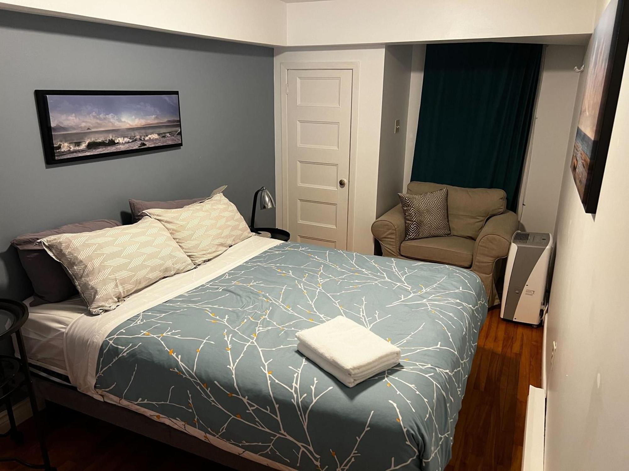 Inglis Heritage Cozy 2-Bedroom Near Waterfront & Dining, Unit D ハリファックス エクステリア 写真